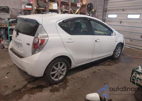 2012 Toyota Prius C Three from USA, damaged, VIN JTDKDTB30C1005901